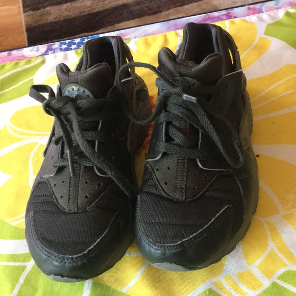 Nike Shoes - Boys Nike